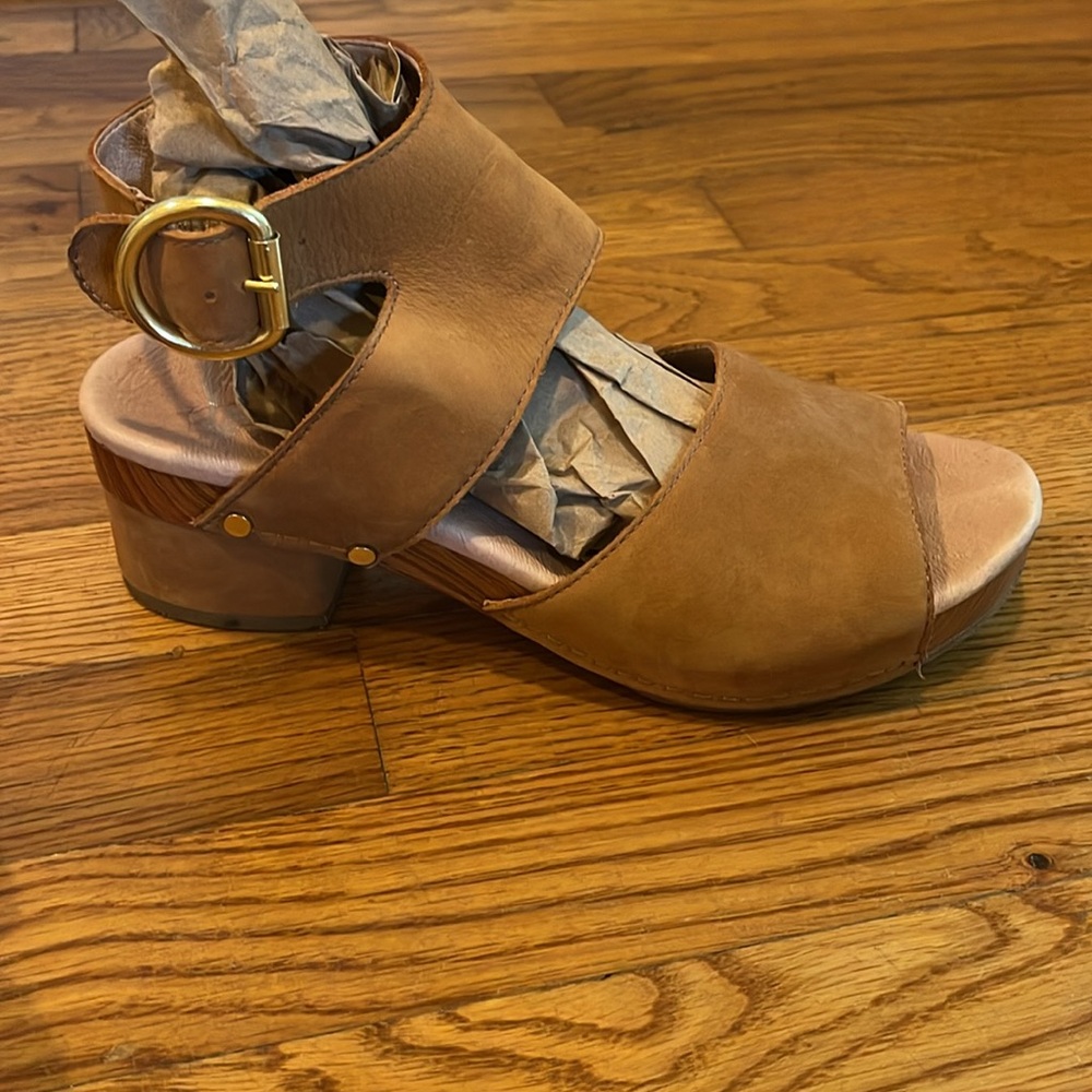 Dansko Open Toe Clog Honey Brown Leather Gold Hardware, sz 38 (7.5-8)